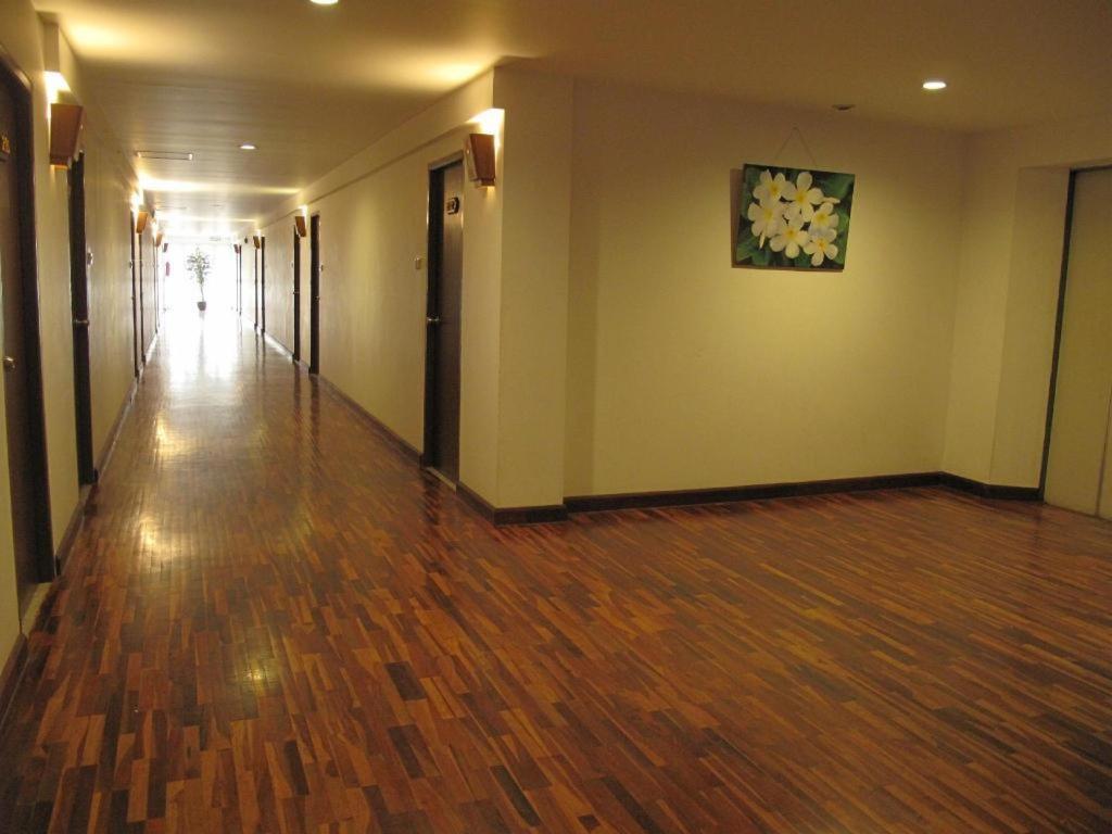 Dusit Hotel Sakon Nakhon Esterno foto