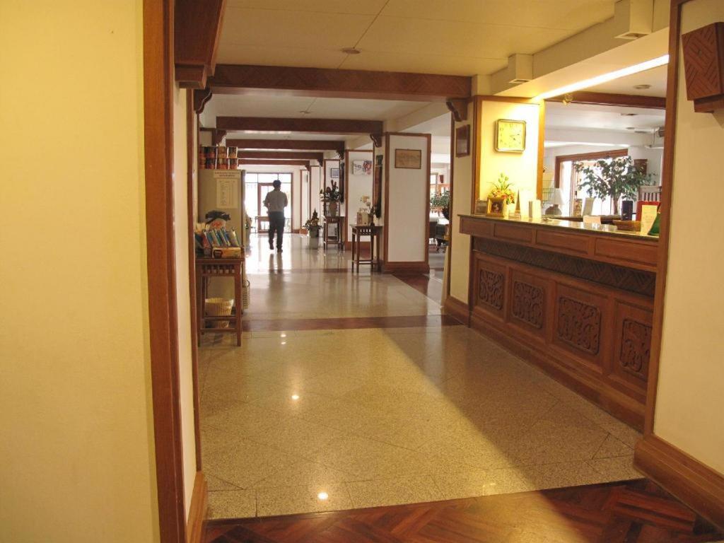 Dusit Hotel Sakon Nakhon Esterno foto